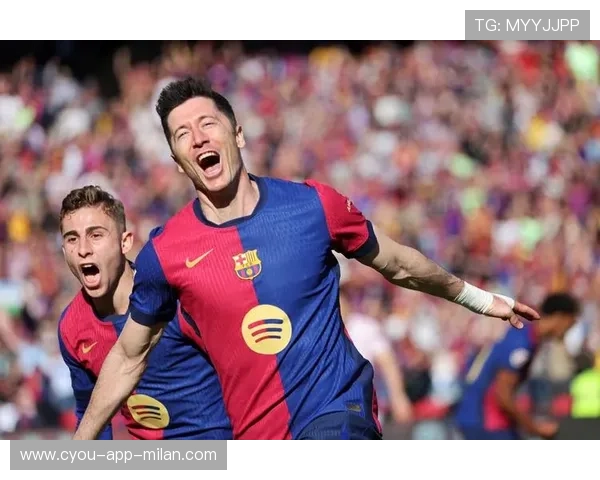 巴萨莱万脚后跟妙射成为全场最惊艳镜头